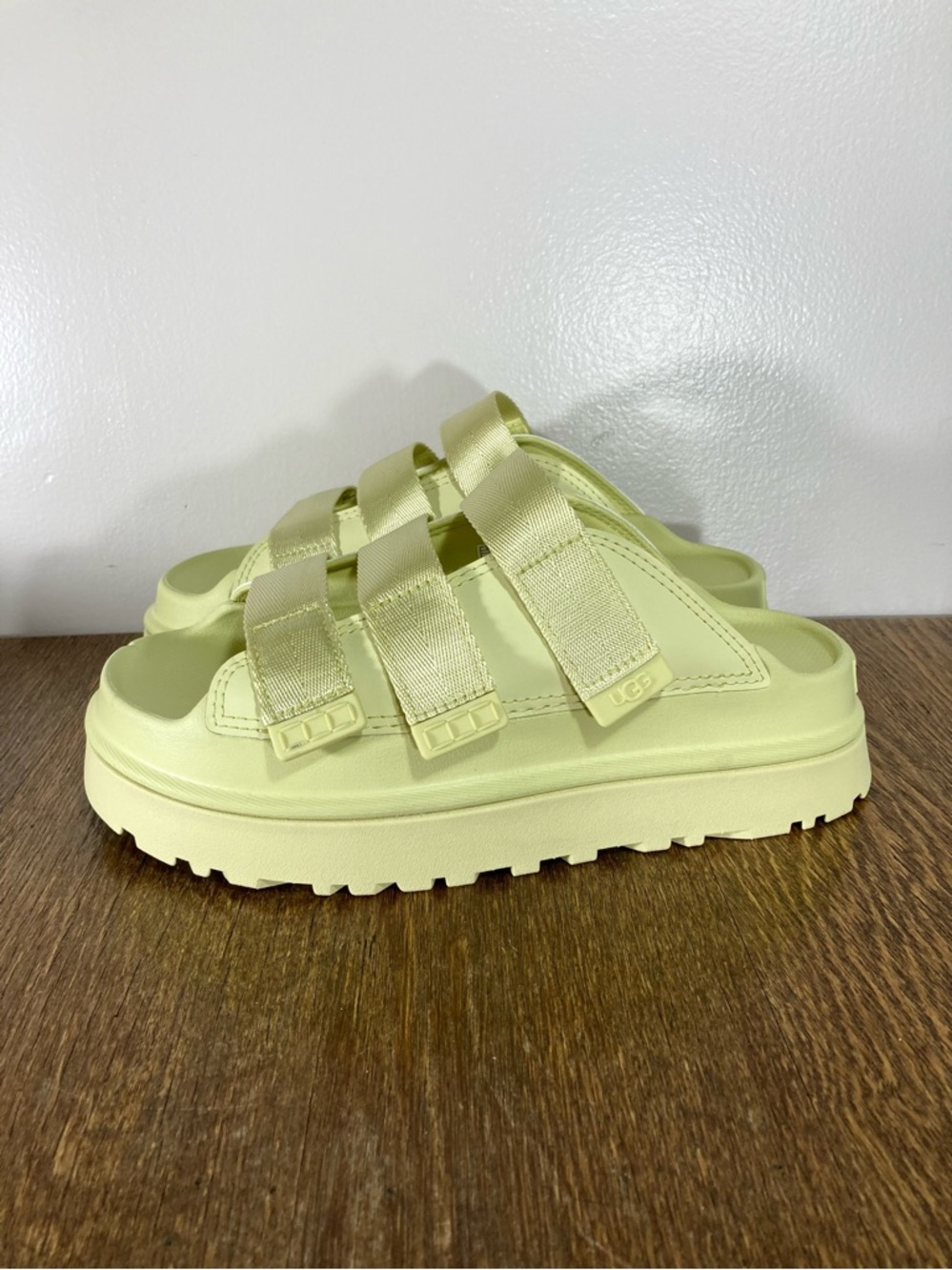 New Ugg Goldenglow Slide Platform Sandal Women’s Size 9 Golden Apple - Picture 2 of 9